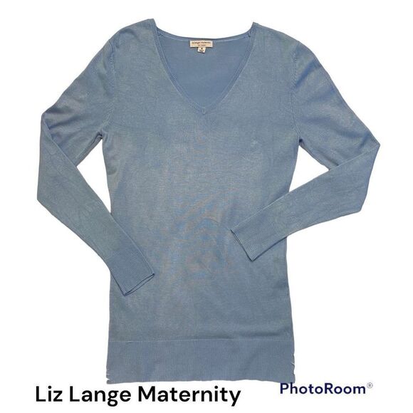 Liz Lange Maternity SZ M Woman’s Stylish Baby Blue V-Neck Top/Blouse/Sweater - Picture 1 of 10